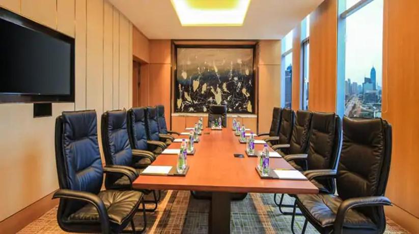 Imagen de los interiores del Hotel Hilton Garden Inn Ningbo. Foto 17