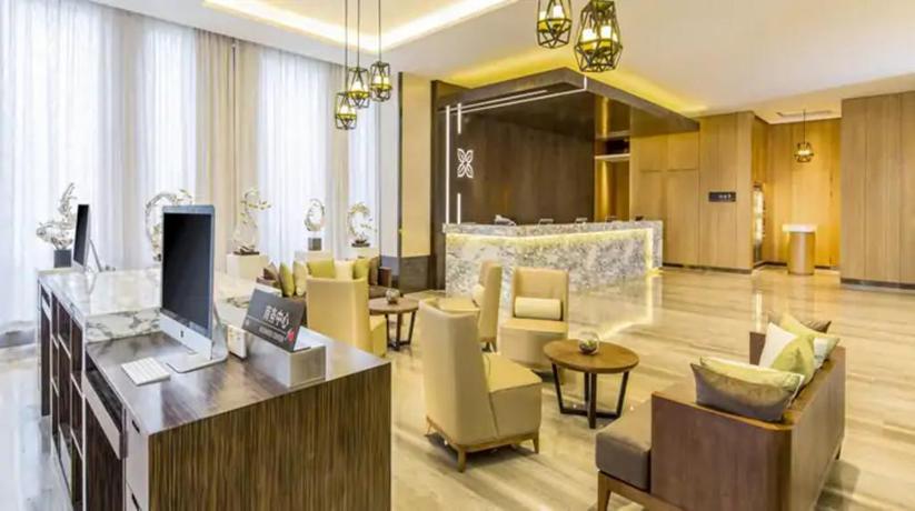 Imagen de los interiores del Hotel Hilton Garden Inn Ningbo. Foto 20