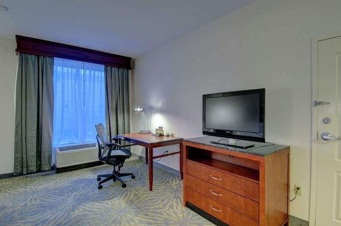 Imagen de la habitación del Hotel Hilton Garden Inn Norwalk. Foto 5
