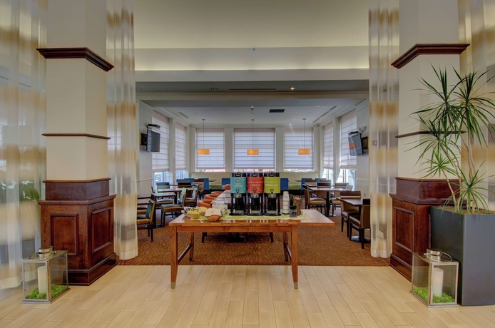 Imagen de los interiores del Hotel Hilton Garden Inn Norwalk. Foto 17