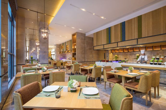 Imagen del bar/restaurante del Hotel Hilton Garden Inn Nujiang. Foto 7