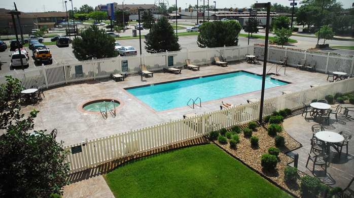 Imagen de la piscina del Hotel Hilton Garden Inn Oklahoma City Airport. Foto 6