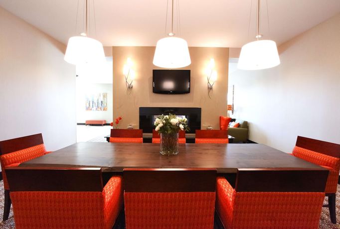Imagen de los interiores del Hotel Hilton Garden Inn Olathe. Foto 17