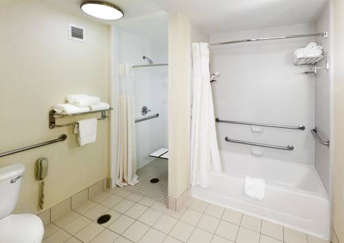 Imagen de la habitación del Hotel Hilton Garden Inn Ontario Rancho Cucamonga. Foto 4