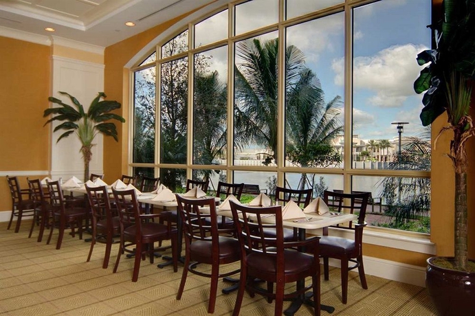 Imagen del bar/restaurante del Hotel Hilton Garden Inn Palm Beach Gardens. Foto 1