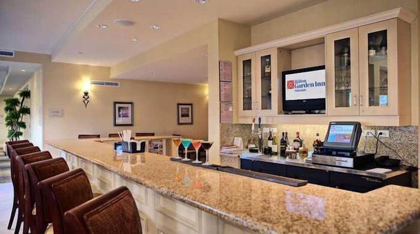 Imagen del bar/restaurante del Hotel Hilton Garden Inn Palmdale. Foto 3