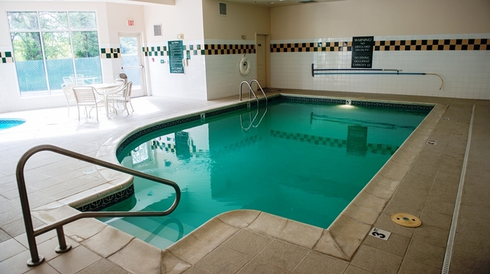 Imagen de la piscina del Hotel Hilton Garden Inn Portland Airport. Foto 6