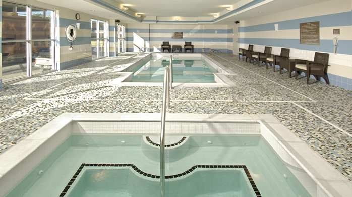 Imagen de la piscina del Hotel Hilton Garden Inn Portsmouth Downtown. Foto 6