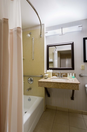 Imagen de la habitación del Hotel Hilton Garden Inn Queens/jfk Airport. Foto 10