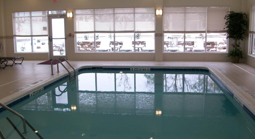 Imagen de la piscina del Hotel Hilton Garden Inn Raleigh Capital Blvd I-540. Foto 9