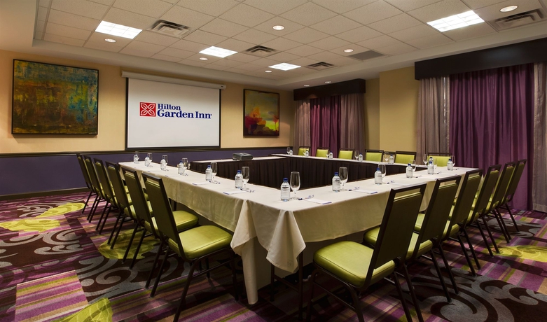 Imagen de los interiores del Hotel Hilton Garden Inn Raleigh Durham Airport. Foto 10