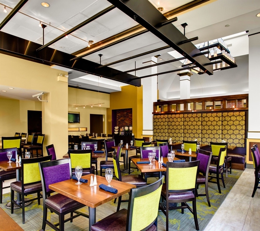 Imagen del bar/restaurante del Hotel Hilton Garden Inn Raleigh Durham Airport. Foto 6
