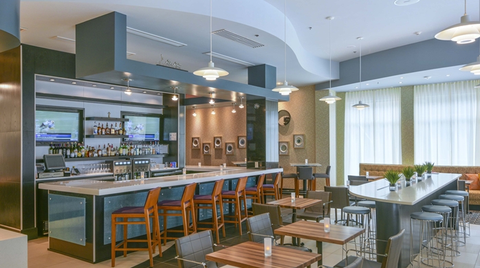 Imagen del bar/restaurante del Hotel Hilton Garden Inn Raleigh /crabtree Valley. Foto 4