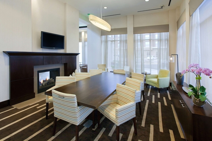 Imagen de los interiores del Hotel Hilton Garden Inn Raleigh-Cary. Foto 18