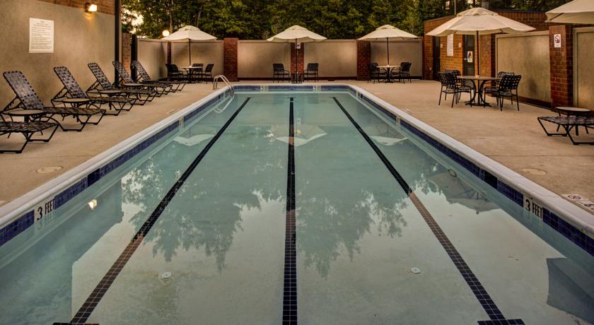 Imagen de la piscina del Hotel Hilton Garden Inn Raleigh-durham/research Triangle Park. Foto 13