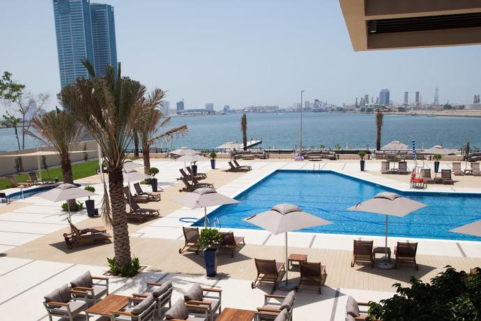 Imagen de la piscina del Hotel Hilton Garden Inn Ras Al Khaimah. Foto 9