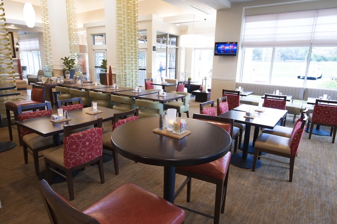 Imagen del bar/restaurante del Hotel Hilton Garden Inn Redding. Foto 5