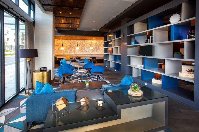 Imagen de los interiores del Hotel Hilton Garden Inn Redmond Seattle. Foto 16