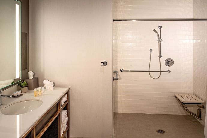 Imagen de la habitación del Hotel Hilton Garden Inn Redmond Seattle. Foto 11