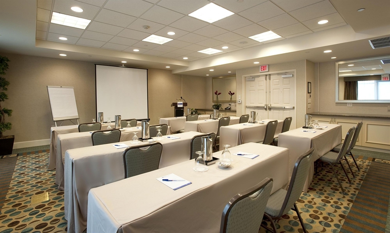 Imagen de los interiores del Hotel Hilton Garden Inn Ridgefield Park. Foto 14
