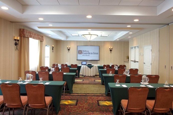 Imagen de los interiores del Hotel Hilton Garden Inn Riverhead. Foto 10