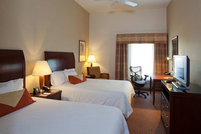 Imagen de la habitación del Hotel Hilton Garden Inn Riverhead. Foto 2
