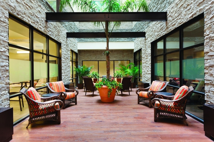 Imagen de los interiores del Hotel Hilton Garden Inn Rochester Downtown, Ny. Foto 18