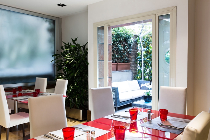 Imagen del bar/restaurante del Hotel Hilton Garden Inn Rome Claridge. Foto 2