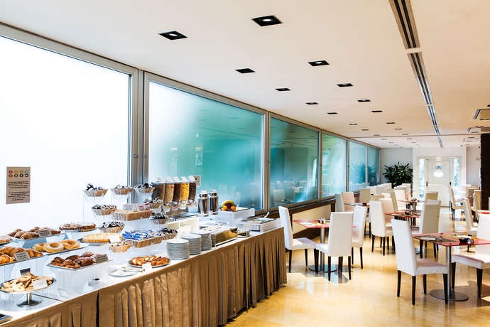 Imagen del bar/restaurante del Hotel Hilton Garden Inn Rome Claridge. Foto 6