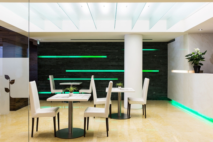 Imagen del bar/restaurante del Hotel Hilton Garden Inn Rome Claridge. Foto 7