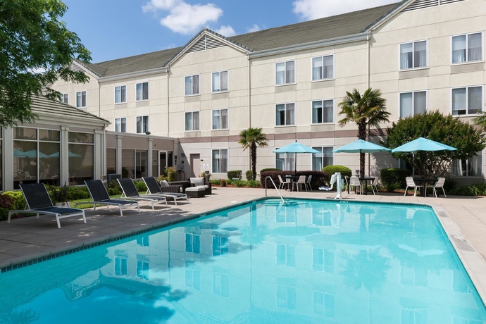 Imagen de la piscina del Hotel Hilton Garden Inn Sacramento/south Natomas. Foto 12