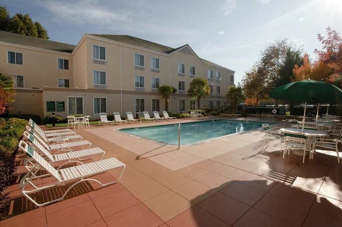 Imagen de la piscina del Hotel Hilton Garden Inn Sacramento/south Natomas. Foto 13