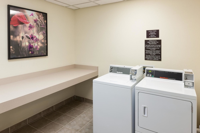 Imagen de los interiores del Hotel Hilton Garden Inn Sacramento/south Natomas. Foto 10