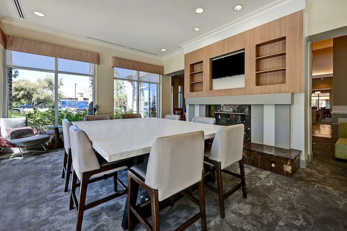 Imagen de los interiores del Hotel Hilton Garden Inn San Bernardino. Foto 18