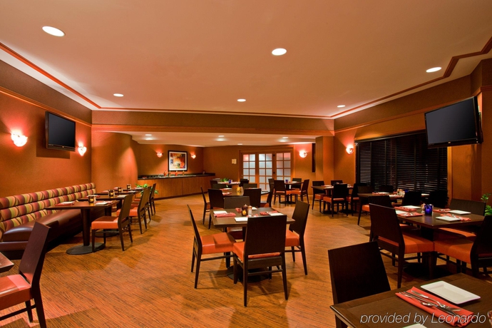 Imagen del bar/restaurante del Hotel Hilton Garden Inn San Diego Mission Valley Stadium. Foto 5