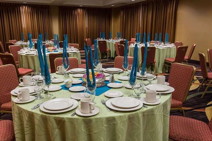 Imagen de los interiores del Hotel Hilton Garden Inn San Mateo. Foto 9