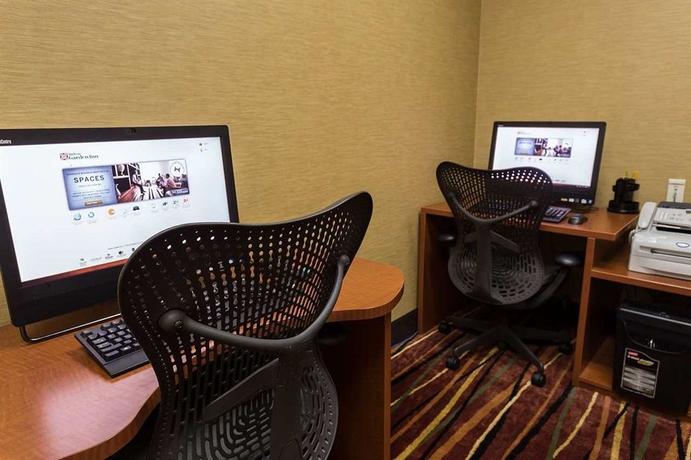 Imagen de los interiores del Hotel Hilton Garden Inn San Mateo. Foto 11