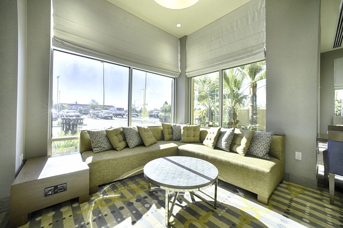 Imagen de los interiores del Hotel Hilton Garden Inn Santa Barbara/goleta. Foto 19