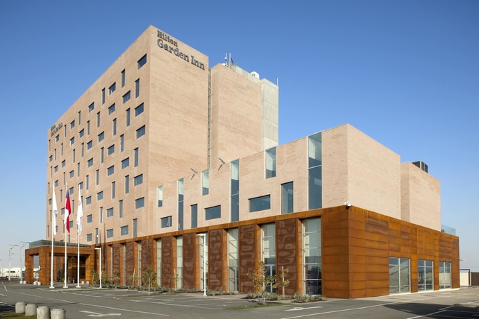 Imagen de los exteriores del Hotel Hilton Garden Inn Santiago Airport. Foto 6