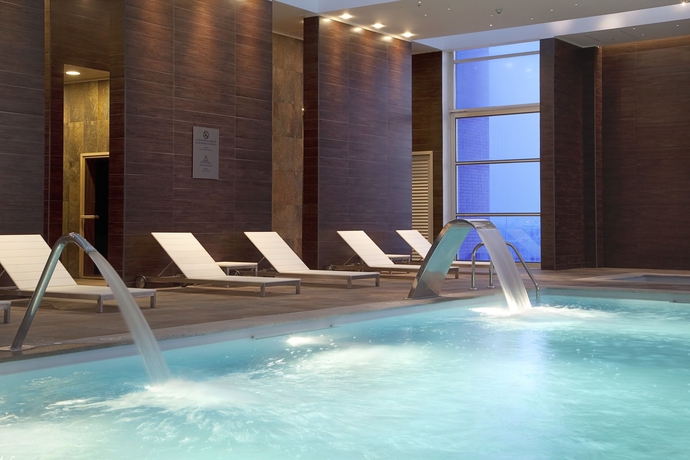 Imagen de la piscina del Hotel Hilton Garden Inn Santiago Airport. Foto 15