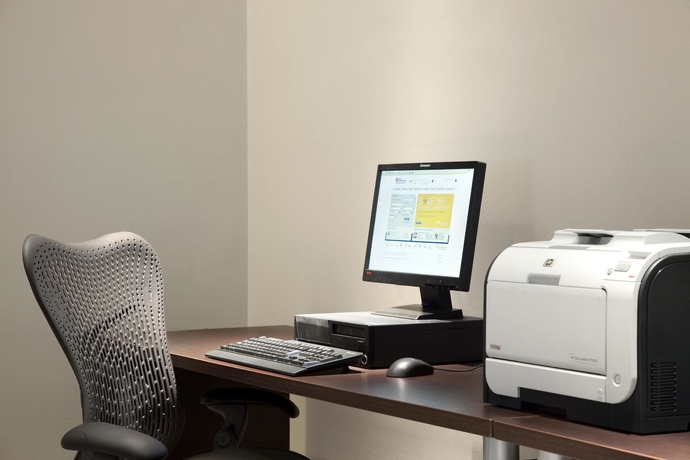 Imagen de los interiores del Hotel Hilton Garden Inn Santiago Airport. Foto 12