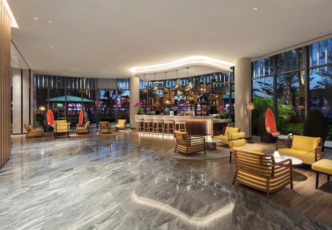 Imagen del bar/restaurante del Hotel Hilton Garden Inn Sanya China. Foto 2