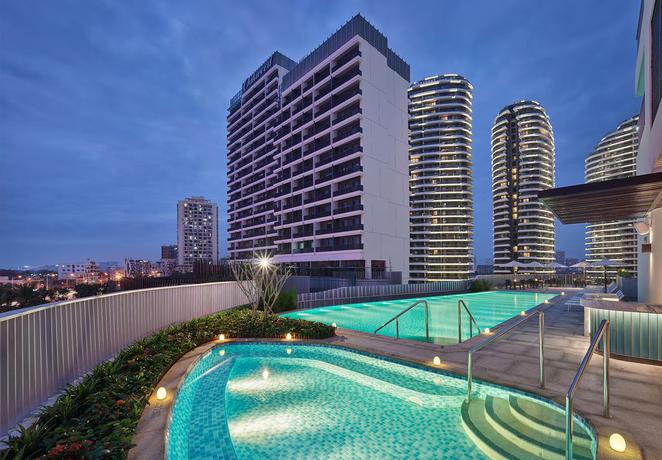 Imagen de la piscina del Hotel Hilton Garden Inn Sanya China. Foto 15