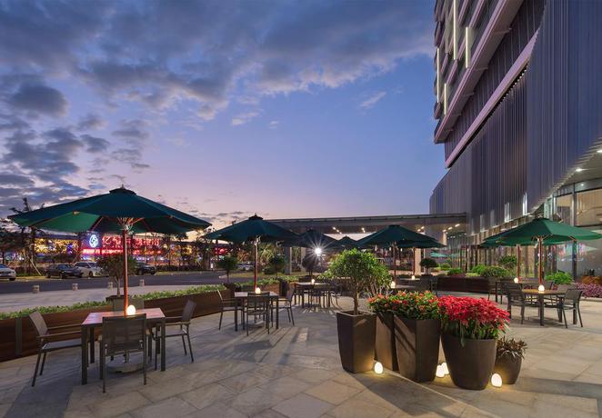 Imagen de los exteriores del Hotel Hilton Garden Inn Sanya China. Foto 12