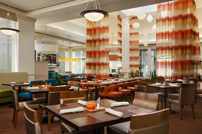 Imagen del bar/restaurante del Hotel Hilton Garden Inn Saratoga Springs. Foto 2