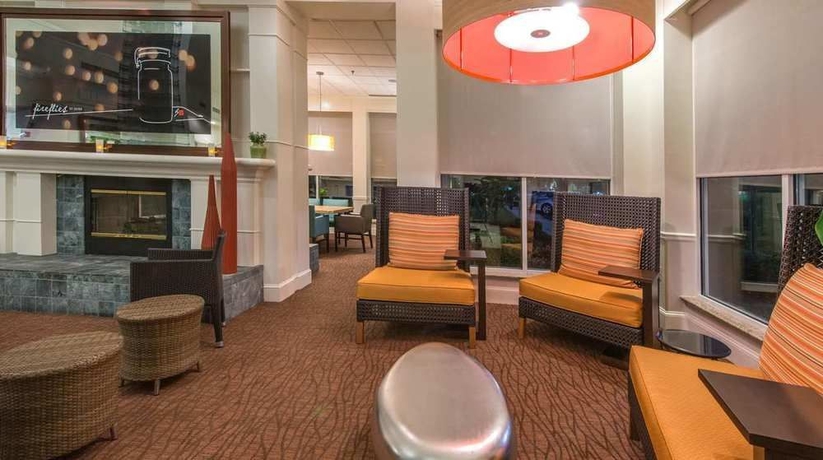 Imagen de los interiores del Hotel Hilton Garden Inn Savannah Airport. Foto 11