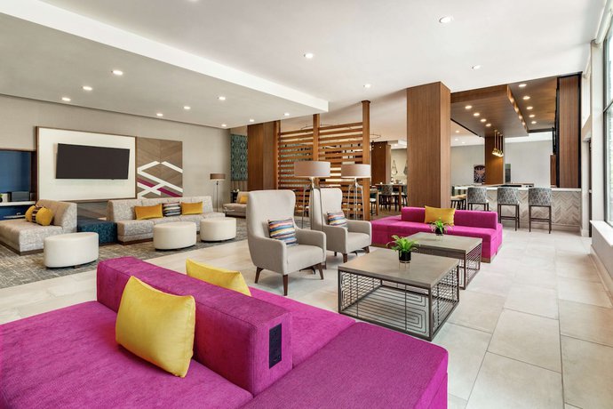 Imagen de los interiores del Hotel Hilton Garden Inn Seattle Airport. Foto 18