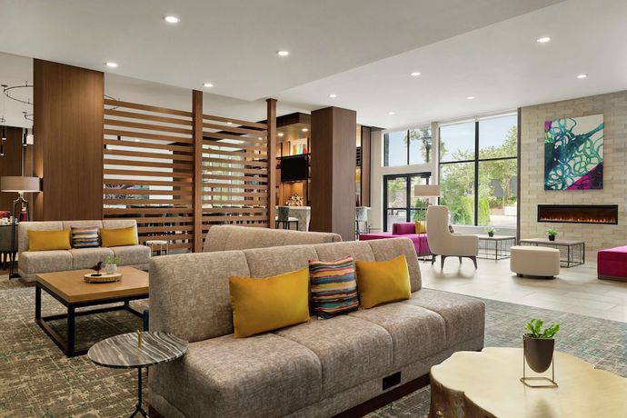 Imagen de los interiores del Hotel Hilton Garden Inn Seattle Airport. Foto 19