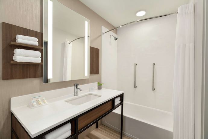 Imagen de la habitación del Hotel Hilton Garden Inn Seattle Airport. Foto 12