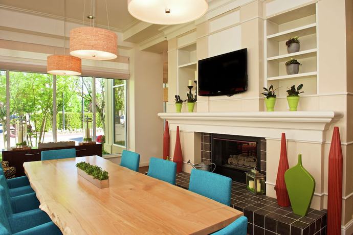 Imagen de los interiores del Hotel Hilton Garden Inn Seattle/renton. Foto 16